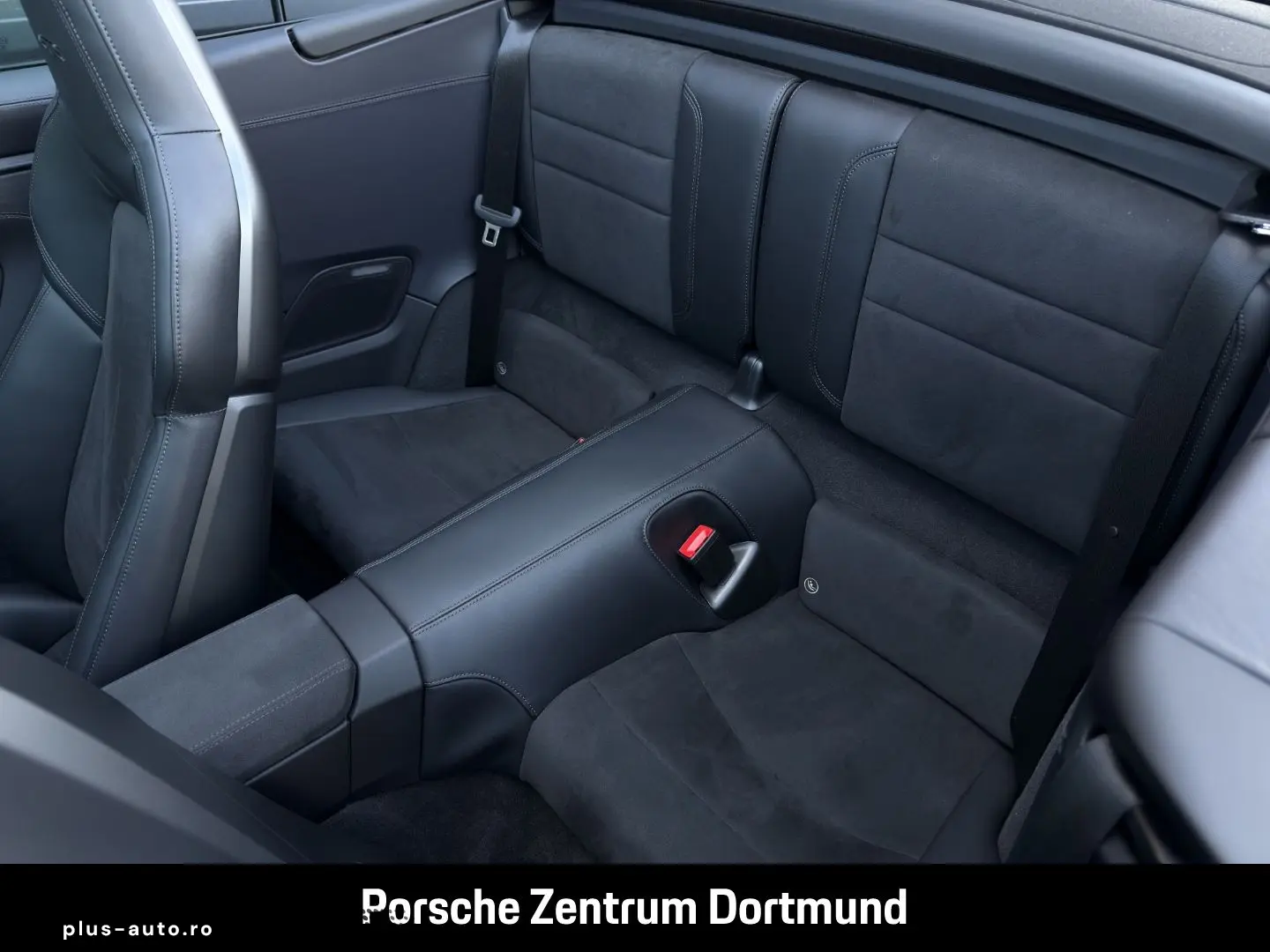 PORSCHE 992 (911) Carrera 4 GTS Cabriolet