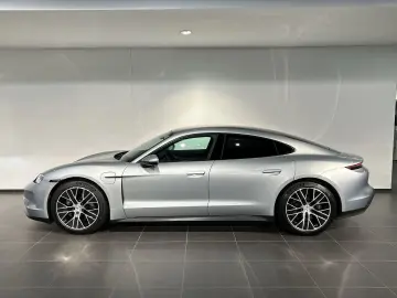 PORSCHE Taycan Surround-View BOSE 20-Zoll Panoramadach