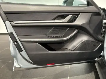 PORSCHE Taycan Surround-View BOSE 20-Zoll Panoramadach