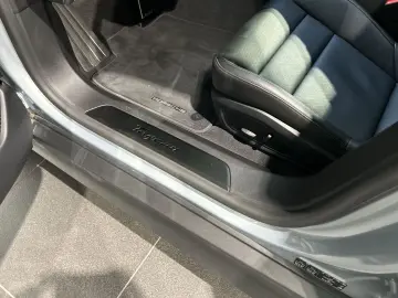 PORSCHE Taycan Surround-View BOSE 20-Zoll Panoramadach