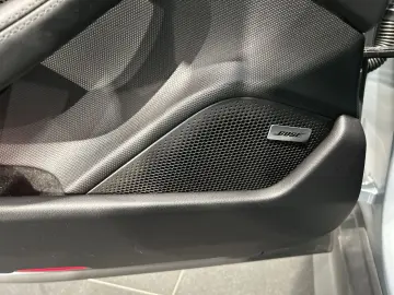 PORSCHE Taycan Surround-View BOSE 20-Zoll Panoramadach