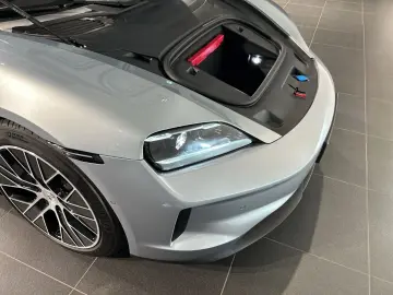 PORSCHE Taycan Surround-View BOSE 20-Zoll Panoramadach