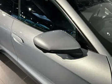 PORSCHE Taycan Surround-View BOSE 20-Zoll Panoramadach