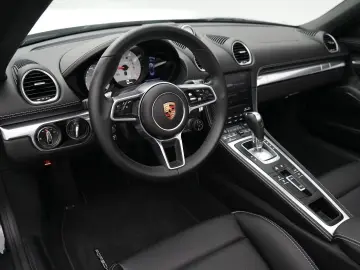 PORSCHE 718 Boxster Style Edition