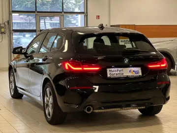 BMW 118i Advantage Aut Navi AHK LenkrHeiz LED WLAN