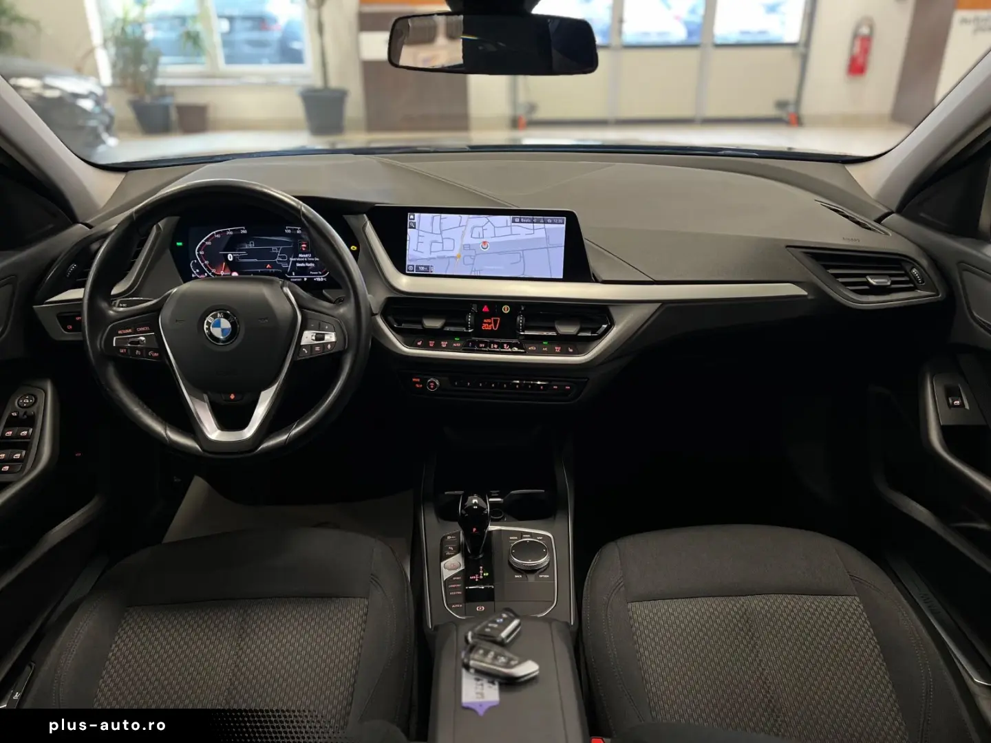 BMW 118i Advantage Aut Navi AHK LenkrHeiz LED WLAN