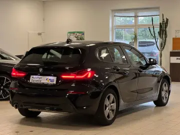BMW 118i Advantage Aut Navi AHK LenkrHeiz LED WLAN