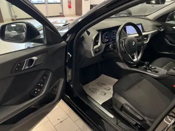 BMW 118i Advantage Aut Navi AHK LenkrHeiz LED WLAN