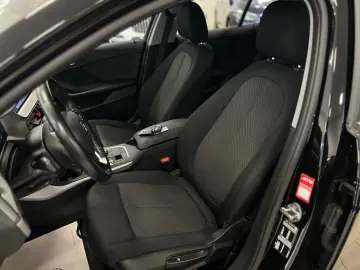 BMW 118i Advantage Aut Navi AHK LenkrHeiz LED WLAN