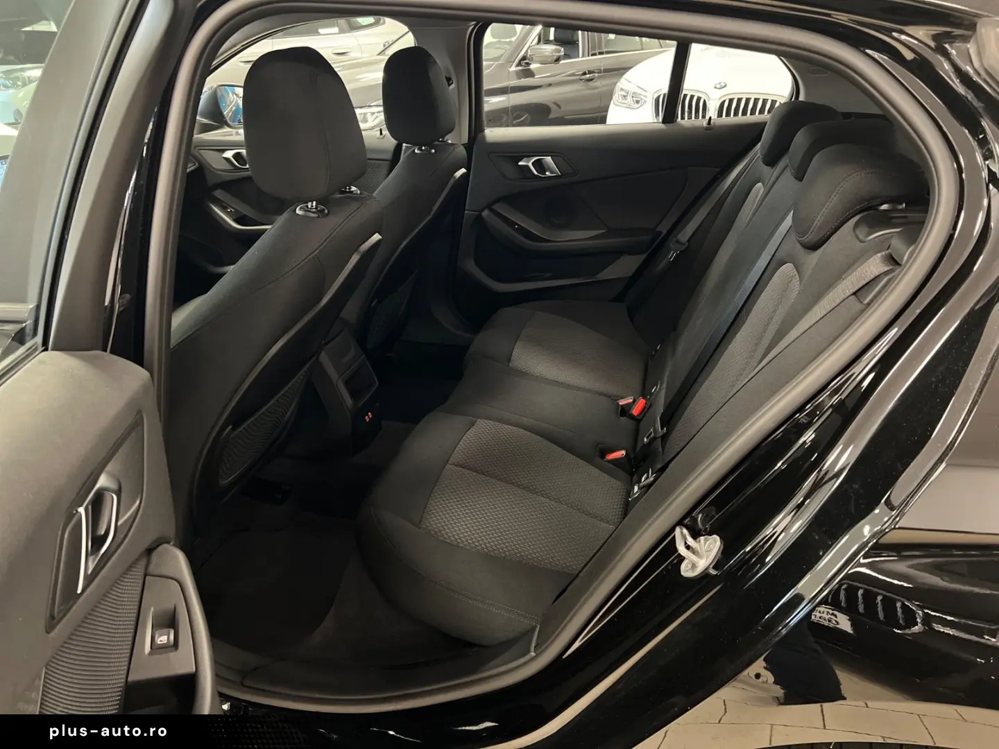 BMW 118i Advantage Aut Navi AHK LenkrHeiz LED WLAN