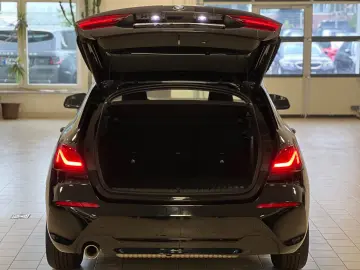 BMW 118i Advantage Aut Navi AHK LenkrHeiz LED WLAN