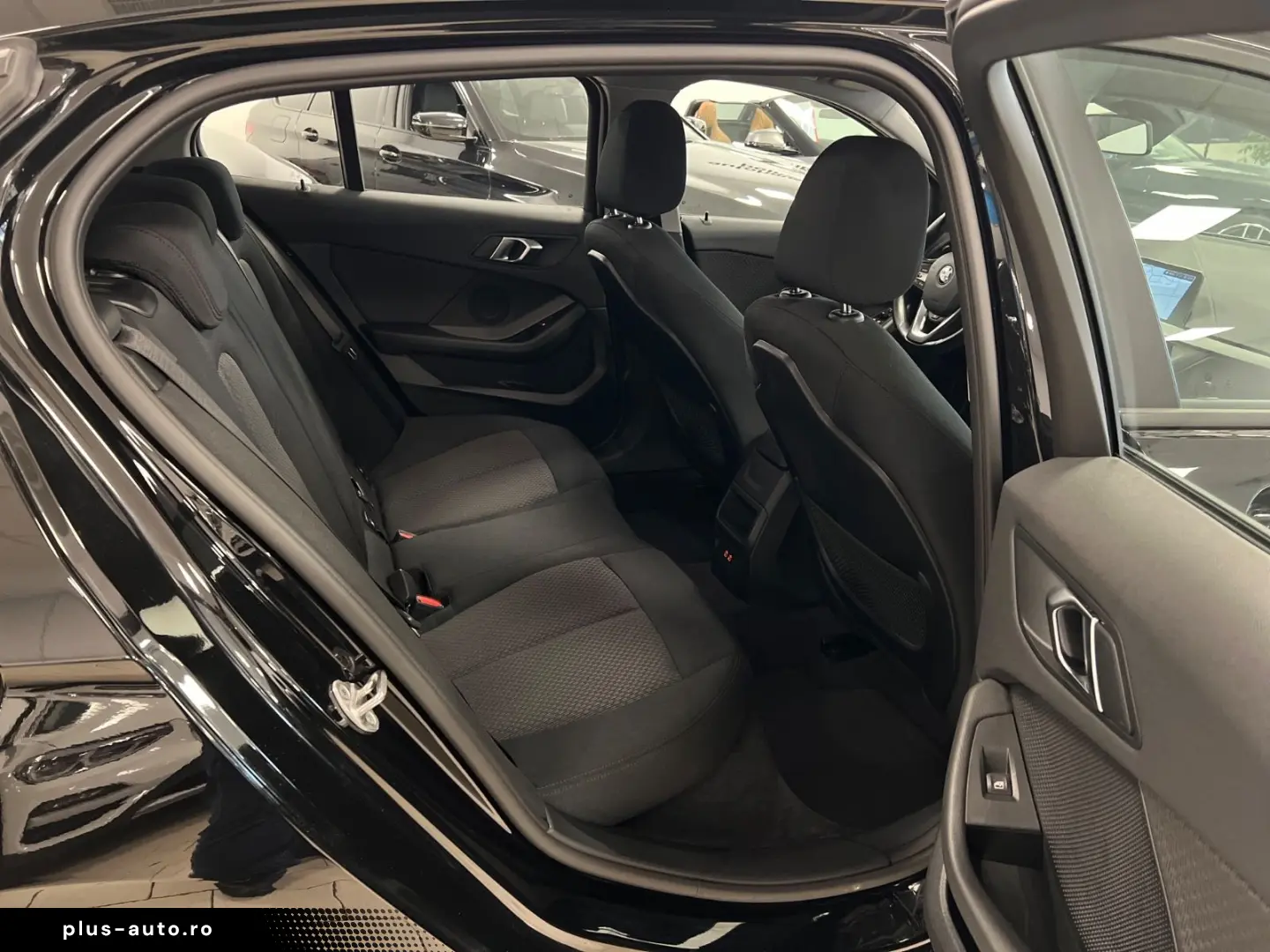 BMW 118i Advantage Aut Navi AHK LenkrHeiz LED WLAN