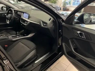 BMW 118i Advantage Aut Navi AHK LenkrHeiz LED WLAN