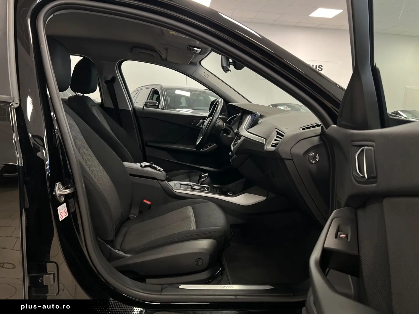 BMW 118i Advantage Aut Navi AHK LenkrHeiz LED WLAN