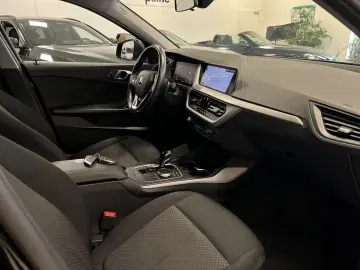 BMW 118i Advantage Aut Navi AHK LenkrHeiz LED WLAN