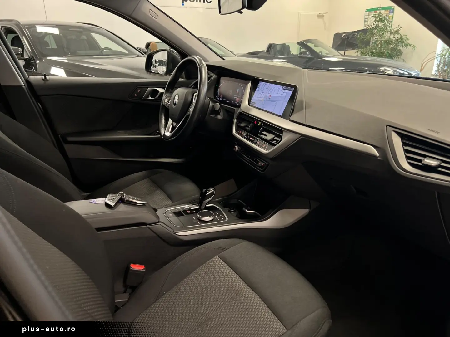 BMW 118i Advantage Aut Navi AHK LenkrHeiz LED WLAN