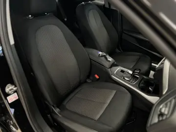 BMW 118i Advantage Aut Navi AHK LenkrHeiz LED WLAN