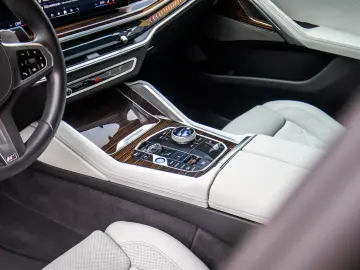 BMW X6 30d xDr. M-Sport Air susp. HK Ic.Glow Pano