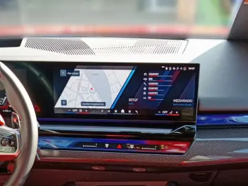 BMW M5 Touring xDrive CARBON BREMSE BOWERS & WILKINS