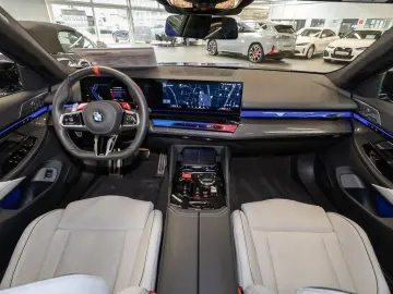 BMW M5 Limousine M Drivers Pano.Dach