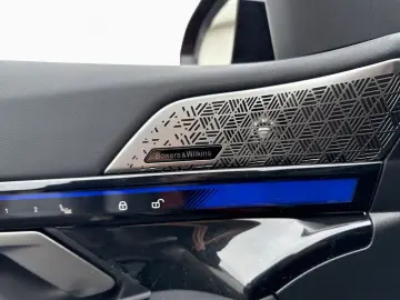 BMW M5 M Driver's Package 360  ACC Pano AHK B&W