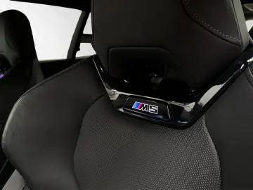 BMW M5 Touring MDriver'sPack. DA&PAProf. B&W