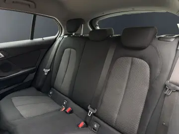 BMW 118i  Limousine Automatik  Advantage