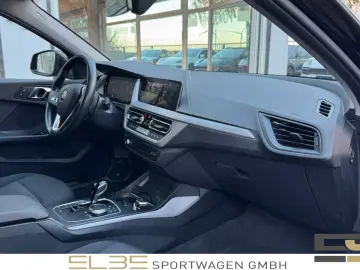 BMW 118i Advantage LED-LICHT SHZ KAMERA STAU-ASSIST