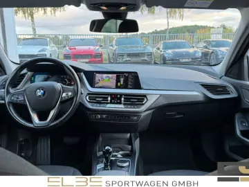 BMW 118i Advantage LED-LICHT SHZ KAMERA STAU-ASSIST
