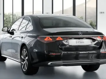 Mercedes-Benz E 200 4M Exclusive Prem  PANO