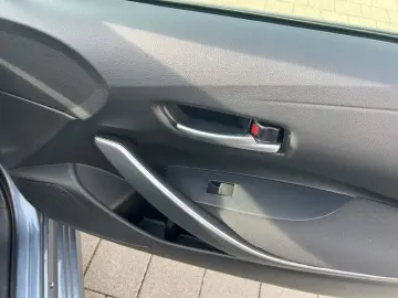 TOYOTA Corolla Hybrid 1.8 Comfort ACC Mehrzonenklima DA