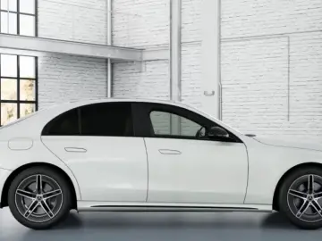 Mercedes-Benz E 400 e 4M AMG Adv.  PANO NIGHT