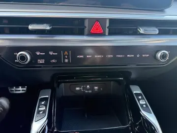 KIA Sorento PE 1.6T HEV AWD Platinum Glasdach HuD