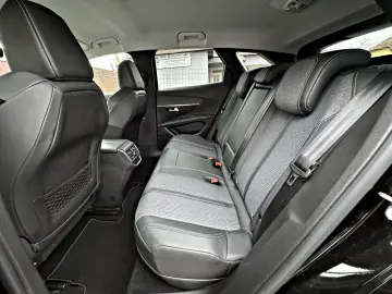 PEUGEOT 3008 Plug-in Hybrid Allure Pack