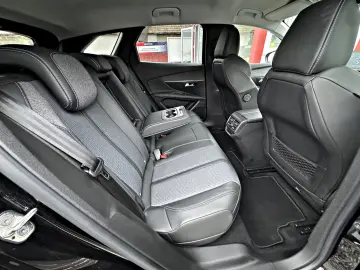 PEUGEOT 3008 Plug-in Hybrid Allure Pack