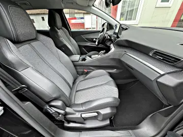 PEUGEOT 3008 Plug-in Hybrid Allure Pack