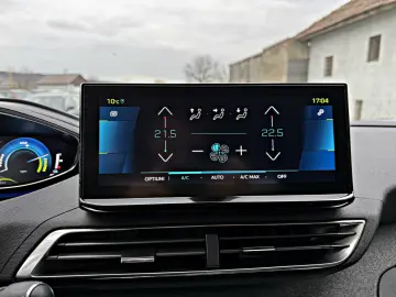 PEUGEOT 3008 Plug-in Hybrid Allure Pack