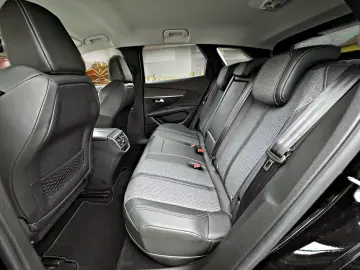 PEUGEOT 3008 Plug-in Hybrid Allure Pack
