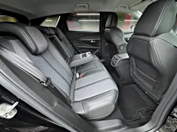 PEUGEOT 3008 Plug-in Hybrid Allure Pack