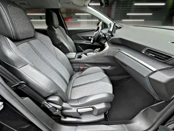 PEUGEOT 3008 Plug-in Hybrid Allure Pack
