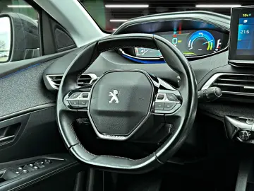 PEUGEOT 3008 Plug-in Hybrid Allure Pack