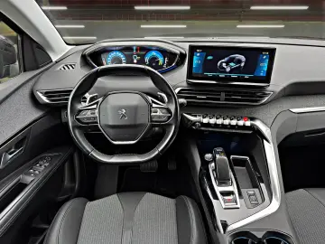 PEUGEOT 3008 Plug-in Hybrid Allure Pack