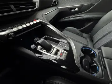 PEUGEOT 3008 Plug-in Hybrid Allure Pack