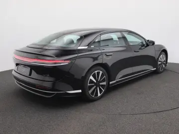 LUCID Air Pure AWD
