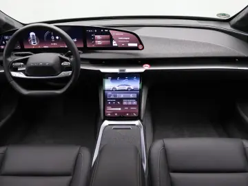 LUCID Air Pure AWD