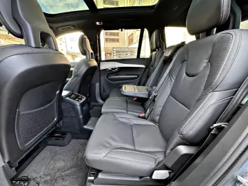 Volvo XC90 T8 408CP Plug In Hybrid R Design