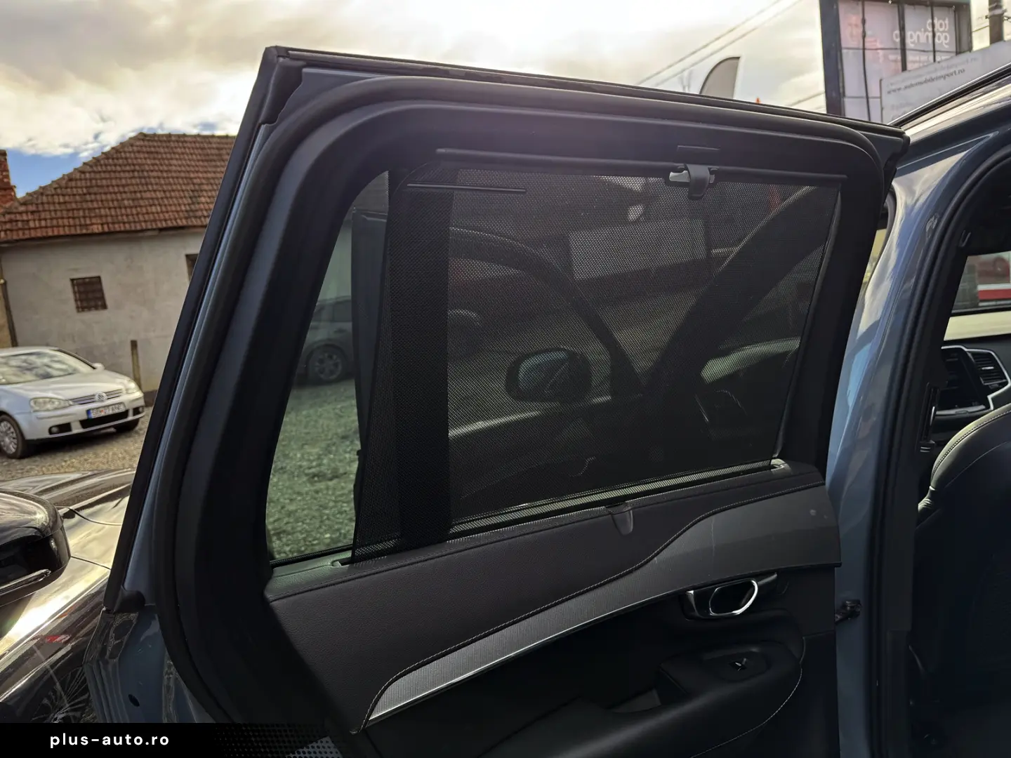 Volvo XC90 T8 408CP Plug In Hybrid R Design