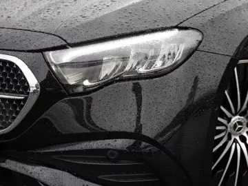 Mercedes-Benz E 200 4M AMG-Sport Super Pano Night