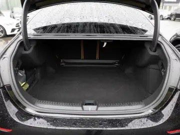 Mercedes-Benz E 200 4M AMG-Sport Super Pano Night