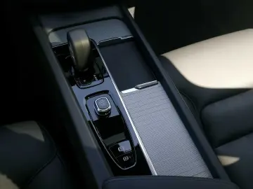 VOLVO XC60 T6 AWD Twin Engine Core